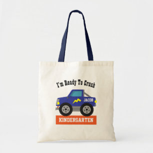Blauer Renntruck zerquetscht Kindergarten-Jungen Tragetasche