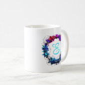 Blauer Rosa Blumenreath Initial Kaffeetasse (VorderseiteRechts)