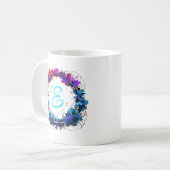 Blauer Rosa Blumenreath Initial Kaffeetasse (Vorderseite Links)