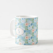 Blauer Rosa Monogramm Shabby Chic Kaffeetasse (Vorderseite Links)