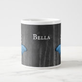 Blauer Rustikaler Schmetterling Personalisiert Jumbo-Tasse (Vorderseite)