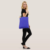 Blauer Schachbrettmuster Tasche (Am Model)