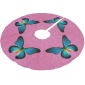 Blauer Schmetterling auf Rosa Glitzer Baumrock Polyester Weihnachtsbaumdecke (Schrägansicht)
