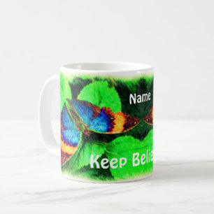 Blauer Schmetterling glaubt inspirierende Worte  Kaffeetasse