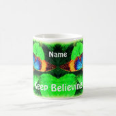 Blauer Schmetterling glaubt inspirierende Worte Kaffeetasse (Mittel)