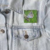Blauer Schmetterling im Gras Button (Beispiel)