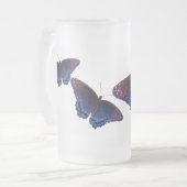 Blauer Schmetterling mit offenen Flügeln Mattglas Bierglas (Vorderseite Links)
