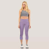 Blauer Schmetterling - Name - Solides Violet Capri Leggings (Vorderseite)