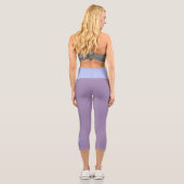 Blauer Schmetterling - Name - Violet Periwinkle Capri Leggings (Rückseite)
