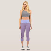 Blauer Schmetterling - Name - Violet Periwinkle Capri Leggings (Vorderseite)