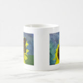 Blauer Schmetterling und Sonnenblume Hintergrund Kaffeetasse (Mittel)