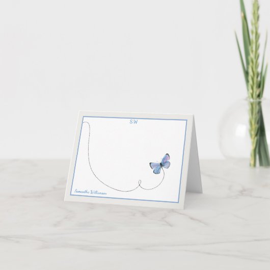 Blauer Schmetterlingsflug Monogram geklappt Dankeskarte (Vorderseite)