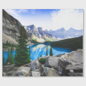 Blauer See Rocky Mountain Pinienwald Geschenkpapier (Flach)