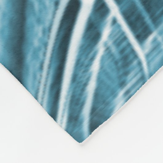 Blauer, sich überlappender Streifen, hervorgehoben Fleecedecke (Ecke)