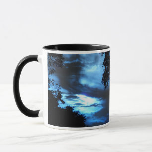 Blauer Sonnenaufgang in den Wolken Tasse
