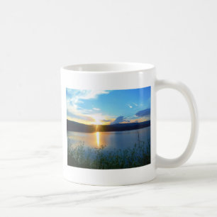 Blauer Sonnenuntergang am See Kaffeetasse