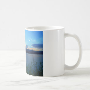 Blauer Sonnenuntergang am See Kaffeetasse