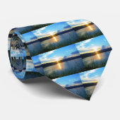 Blauer Sonnenuntergang am See Krawatte (Gerollt)