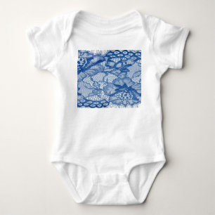 Blauer Spitzenstoff, afrikanisches Tülldesign. Baby Strampler