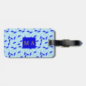Blauer Strandschirm, Wiederholmuster Monogramm Gepäckanhänger (Rückseite horizontal)