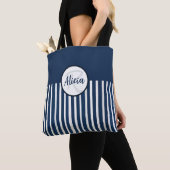 Blauer Streifen und Farbblock der Navy Tasche (Von Nahem)