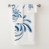 Blauer Swirbel auf weißem Hintergrund Badhandtuch Set (Insitu)