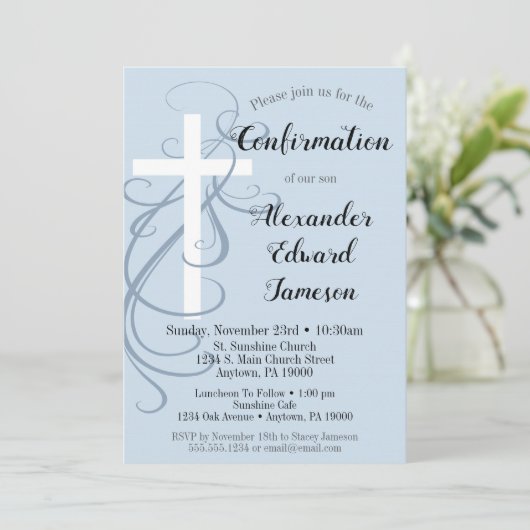 Blauer Swirl Cross Bestätigung Einladung Boy's (Stehend Vorderseite)
