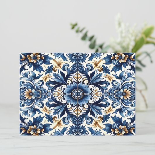 Blauer Tile mit Blume Muster Einladung (Stehend Vorderseite)