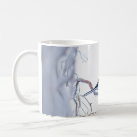 Blauer Tit-Vogel gehockte Kaffeetasse (Links)