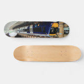 Blauer und gelber Zug Skateboard (Horizontal)