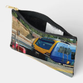 Blauer und gelber Zug Zubehörtasche (Offen)