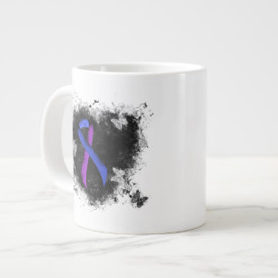 Blauer und Lila Ribbon Grunge Herz Jumbo-Tasse