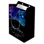 Blauer und Lila Silber Glitzer Galaxy Agate Sweet Mittlere Geschenktüte (Rückseite Schrägansicht)