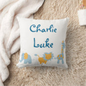 Blauer und orange Elefant, Löwe und Giraffe Kissen (Decke)