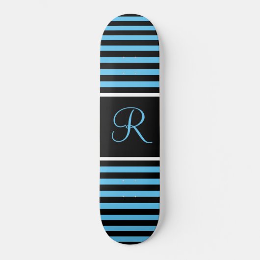 Blauer und schwarzer Anfangsbuchstabe Skateboard (Vorderseite)