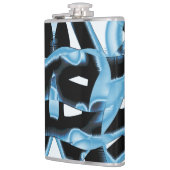 Blauer und schwarzer Schrott oder Bänder werden ze Flachmann (Links)