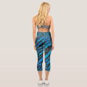 Blauer und schwarzer Tiger Streifen Tierdruck Capri Leggings (Rückseite)