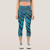 Blauer und schwarzer Tiger Streifen Tierdruck Capri Leggings (Vorderseite)