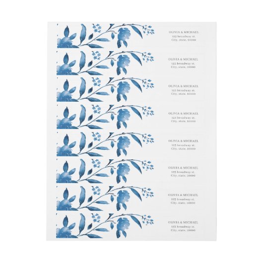 Blauer und weiße Hochzeit mit Blumen (Bogen)