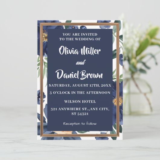 Blauer und weißer Elegant Hochzeit der Blumen Einladung (Stehend Vorderseite)