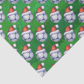 Blauer und weißer festlicher Fußball auf Grün Seidenpapier (Ausschnitt)