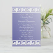 Blauer und weißer griechischer Schlüssel Einladung (Stehend Vorderseite)