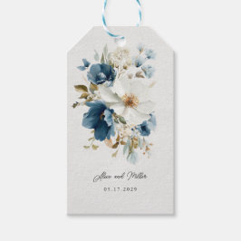 Blauer und weißer Painterly Floral Wedding Geschenkanhänger