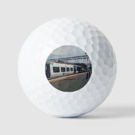 Blauer und weißer Zug Golfball