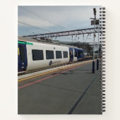 Blauer und weißer Zug Notizblock (Rückseite)