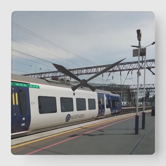 Blauer und weißer Zug Quadratische Wanduhr (Vorderseite)