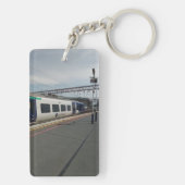 Blauer und weißer Zug Schlüsselanhänger (Rückseite)