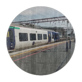Blauer und weißer Zug Schneidebrett