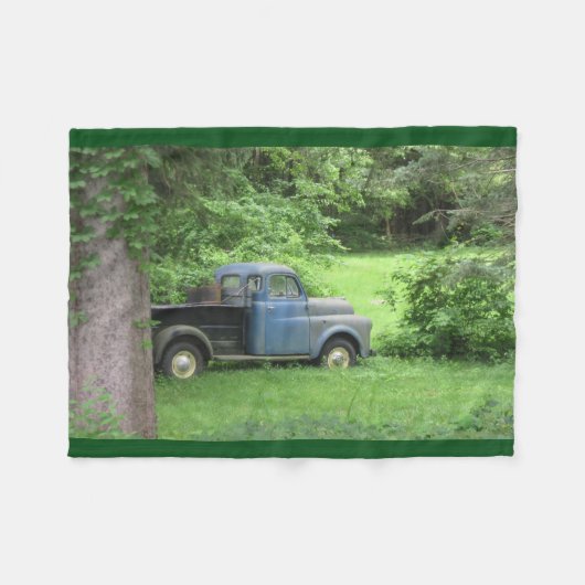 Blauer Vintage-LKW Fleecedecke (Vorderseite (Horizontal))
