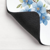 Blauer Vogel mit blauen Blumen Mousepad (Ecke)
